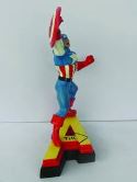 MARVEL CAPTAIN AMERICA RESIN A DESK FIGURINE